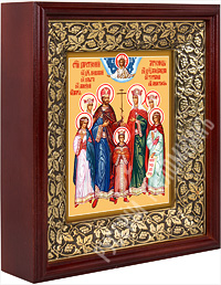 Икона - Царская Семья в деревянном киоте. 240х210х60 мм.